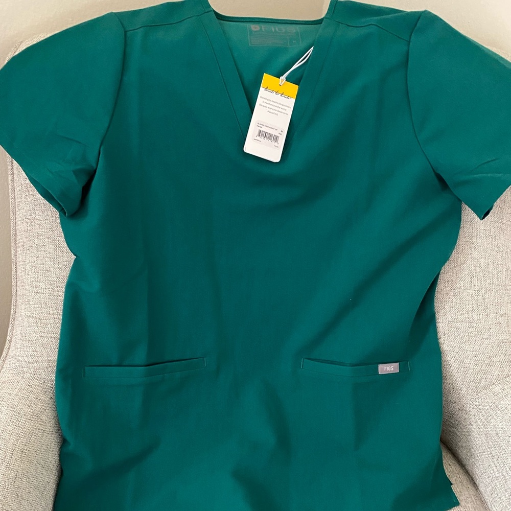 Figs Hunter Green Casma top M